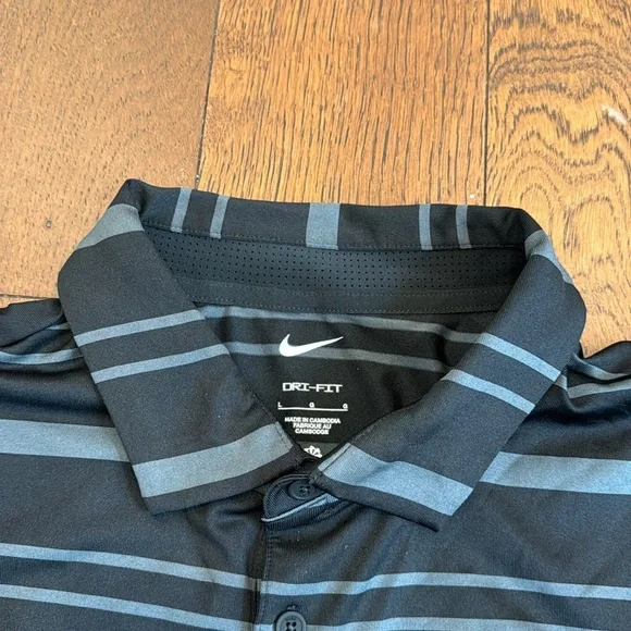 Nike. Men’s, Turnberry Isle Country Club, dri-fit button up w/ collar. - Picture 3 of 3